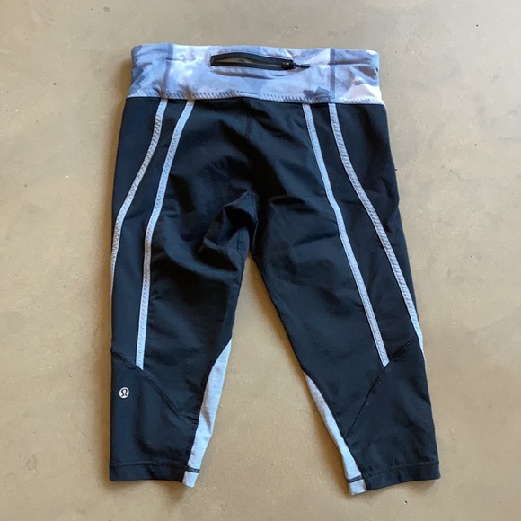 Lululemon cropped yoga pants - Picture 4 of 5